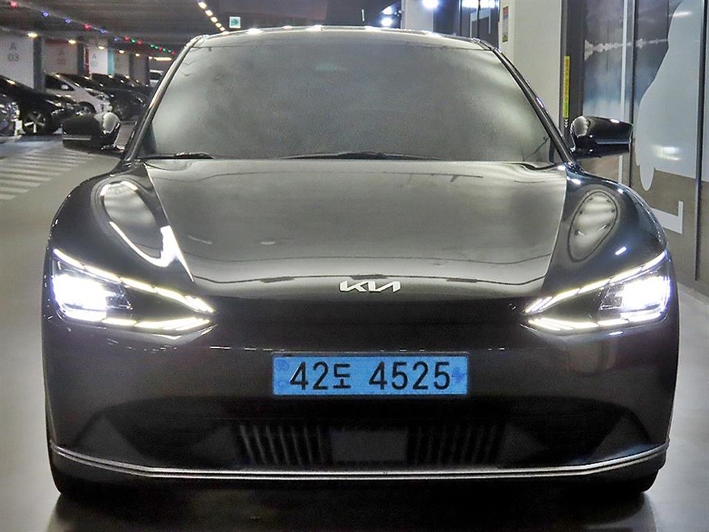 기아 EV6 롱레인지 AWD 에어 사진