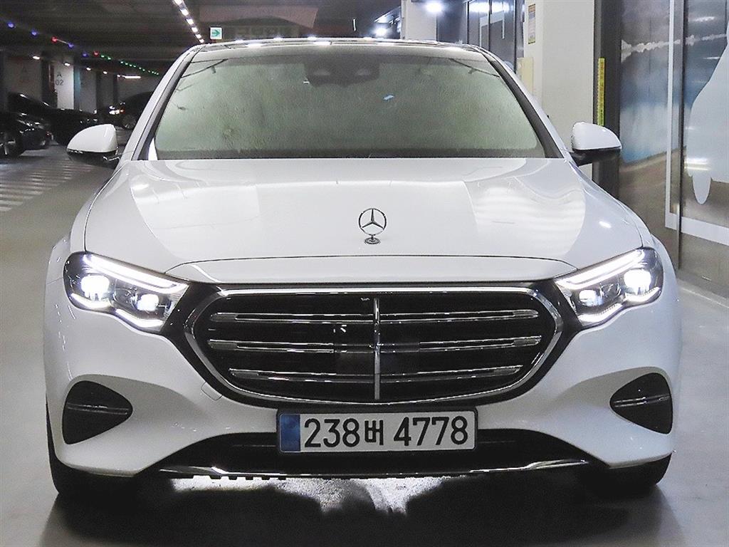 벤츠 E 클래스 E300 4MATIC 익스클루시브 사진