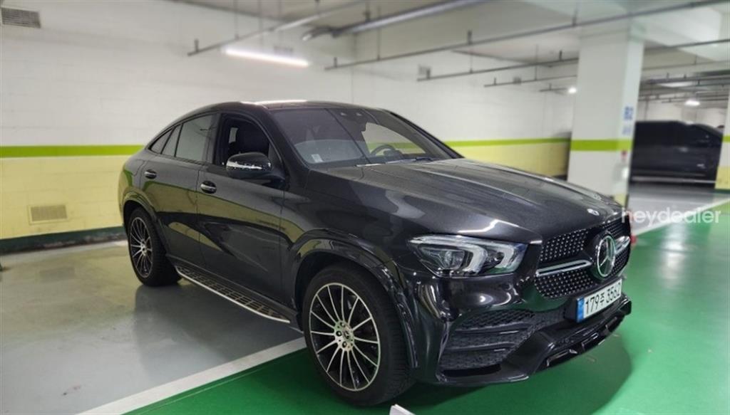 벤츠 GLE 클래스 GLE 400d 4MATIC 쿠페 사진 2/11